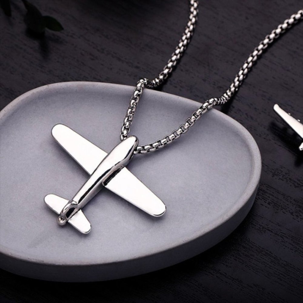 Minimalistic Air Plane Necklace